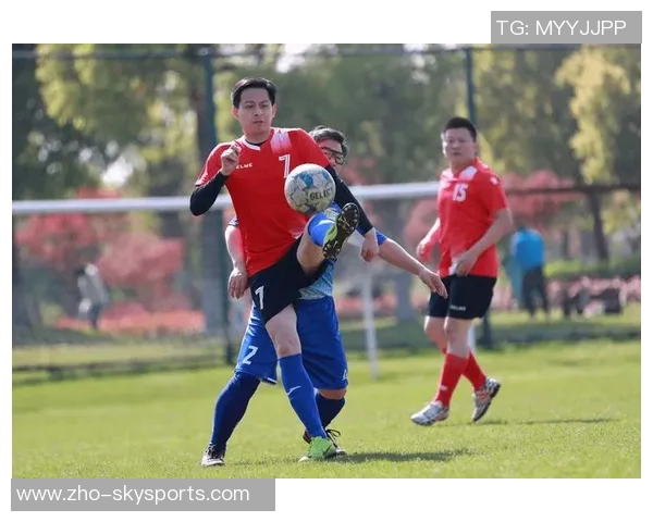 德比星足球:探索足球世界的魅力与激情,感受团队合作的力量与荣耀 德比星足球:探索足球世界的魅力与激情,感受团队合作的力量与荣耀